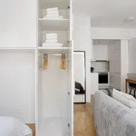 Rent 1 bedroom apartment of 46 m² in Lisbon