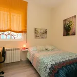 Rent a room of 65 m² in granada