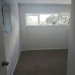 Rent 4 bedroom house in Kaipātiki