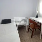 Rent 3 bedroom apartment of 90 m² in  Sevilla