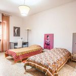 Rent a room of 120 m² in Roma