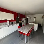 Maison de 300 m² avec 9 chambre(s) en location à SAINT