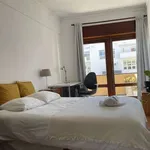 Rent a room of 100 m² in lisbon