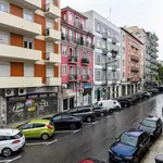 Rent 2 bedroom apartment of 990 m² in Lisbon