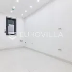 Rent 7 bedroom house of 444 m² in Zagreb