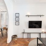 Maison de 530 m² avec 1 chambre(s) en location à Paris