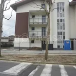 Affitto 4 camera appartamento di 117 m² in Cernusco sul Naviglio