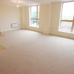 Rent 2 bedroom flat in Cardiff