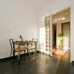 Rent 7 bedroom apartment of 140 m² in Lisboa