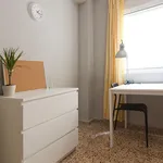 Rent 5 bedroom apartment in Valencia