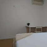 Rent 4 bedroom apartment in Madrid