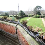 Rent 2 bedroom flat in Mid Sussex