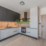 Pronajměte si 3 ložnic/e byt o rozloze 67 m² v Hradec Králové