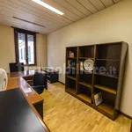 Rent 5 bedroom apartment of 250 m² in Rome