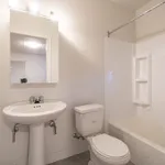 Rent 5 bedroom apartment in Sherbrooke