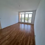 Appartement de 72 m² avec 4 chambre(s) en location à Cenon