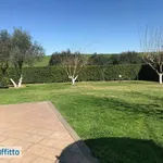 Rent 6 bedroom house of 310 m² in Rome