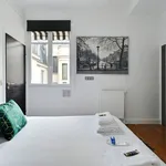 Appartement de 377 m² avec 1 chambre(s) en location à Paris