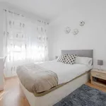 Rent a room of 200 m² in madrid