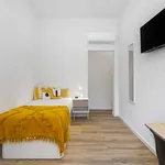 Rent a room of 150 m² in lisbon