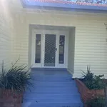 Rent 4 bedroom house in Woolgoolga