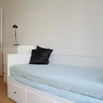 Miete 4 Schlafzimmer wohnung von 145 m² in Berlin