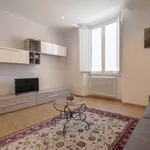 Rent 1 bedroom apartment of 70 m² in Florence