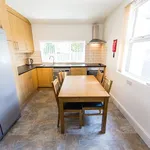 Rent 6 bedroom house in Leeds