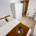 Rent 5 bedroom apartment in Valencia