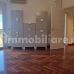 Affitto 4 camera appartamento di 150 m² in Cagliari