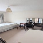 Rent 3 bedroom flat in Wales