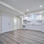 Maison de 850 m² avec 1 chambre(s) en location à Vaughan (Vellore Village)