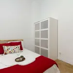 Rent a room of 200 m² in madrid