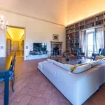 Rent 5 bedroom apartment of 240 m² in Lomagna