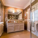 Rent 5 bedroom apartment of 300 m² in Florence