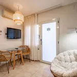 Rent 1 bedroom apartment of 25 m² in Barcelona