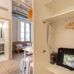 Rent 1 bedroom apartment of 28 m² in Barcelona