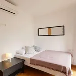 Rent a room of 90 m² in barcelona