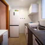 Rent 4 bedroom apartment of 75 m² in Valencia