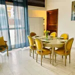 Rent a room of 250 m² in milan