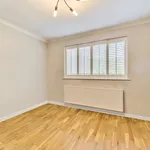 Rent 4 bedroom flat in Borough of Runnymede