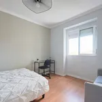 Rent 4 bedroom apartment in Lisbon