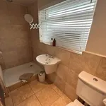 Rent 3 bedroom apartment in East Midlands