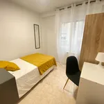 Rent 5 bedroom apartment in Madrid