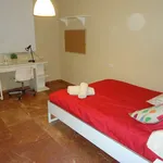 Rent a room of 100 m² in cordoba