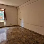 Affitto 2 camera appartamento di 82 m² in Naples