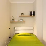 Rent a room of 70 m² in milan