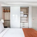 Rent 1 bedroom apartment of 44 m² in paris