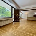 Rent 4 bedroom apartment of 182 m² in București