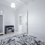 Rent 4 bedroom apartment in Barcelona